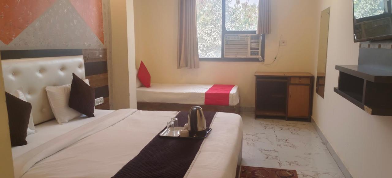 Airport Hotel Prince Palace By Byobhotels New Delhi Exterior photo