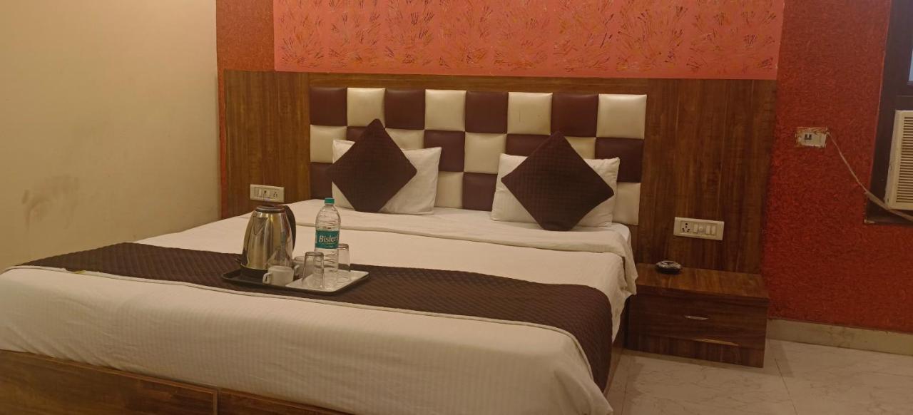 Airport Hotel Prince Palace By Byobhotels New Delhi Exterior photo
