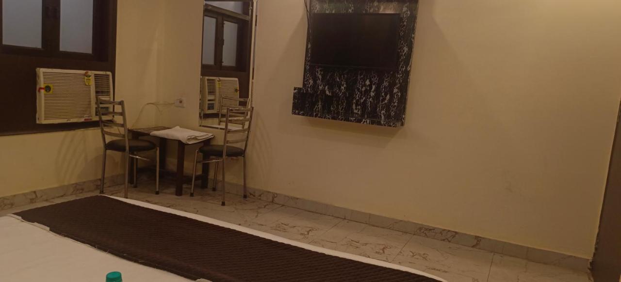 Airport Hotel Prince Palace By Byobhotels New Delhi Exterior photo