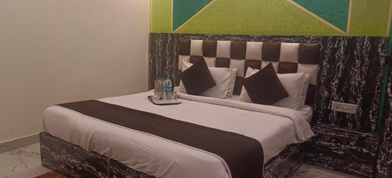 Airport Hotel Prince Palace By Byobhotels New Delhi Exterior photo