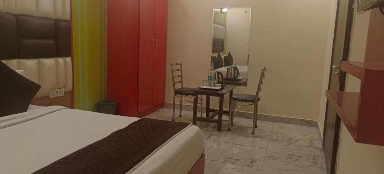 Airport Hotel Prince Palace By Byobhotels New Delhi Exterior photo