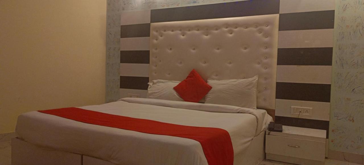 Airport Hotel Prince Palace By Byobhotels New Delhi Exterior photo